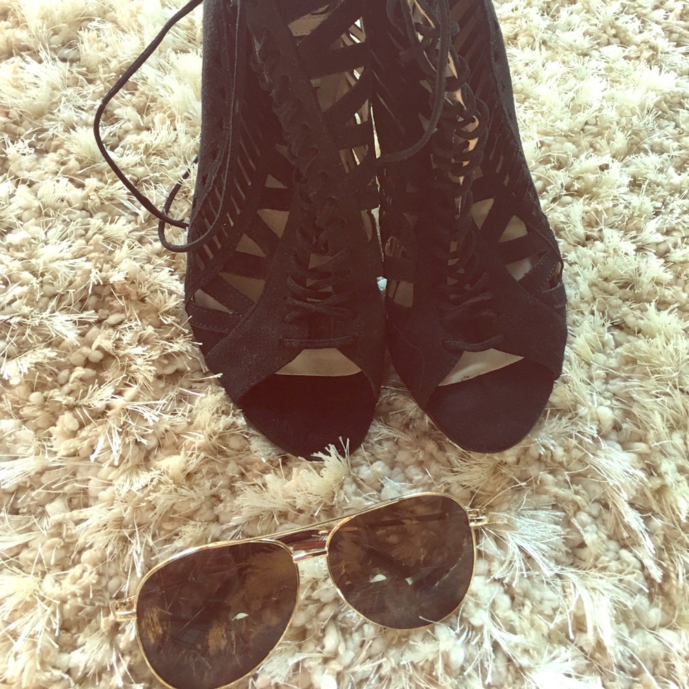 Nine West Velvet Boots/Heel Cut out Design! Sz 8.5
